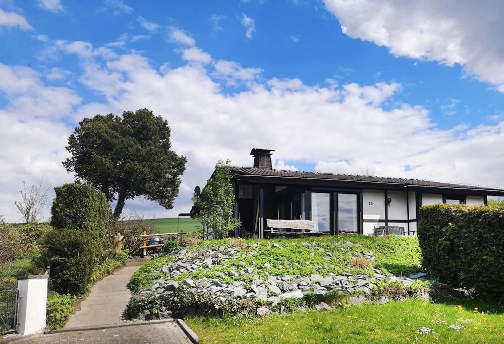 Ferienhaus Lena Im Sauerland Direkt Am Hennesee Meschede Luaran gambar
